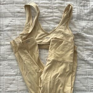 SET Active Cream Leggings and Top Set
